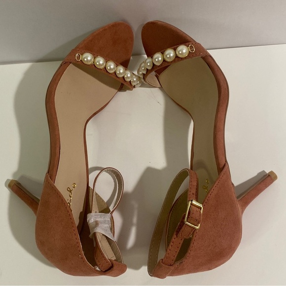 Qupid Women's 7 Tan Heels W/Pearl Accents - Picture 5 of 8